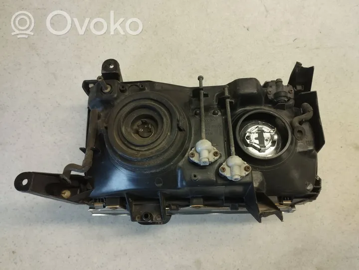 Toyota Land Cruiser (FJ80) Lampa przednia 10073998