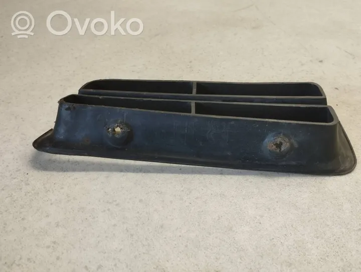 Toyota Land Cruiser (FJ80) Grotelės apatinės (trijų dalių) 53112-60020