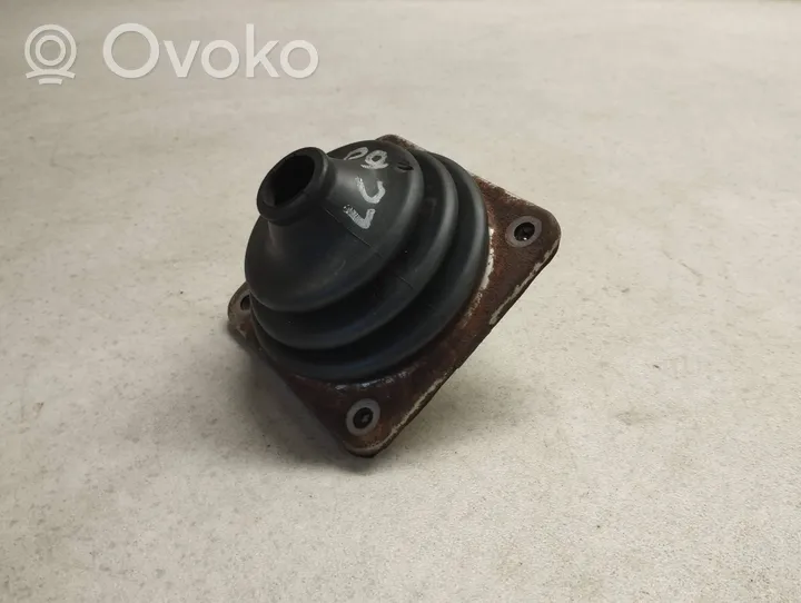 Toyota Land Cruiser (J100) Contour de levier de vitesses 5829060080