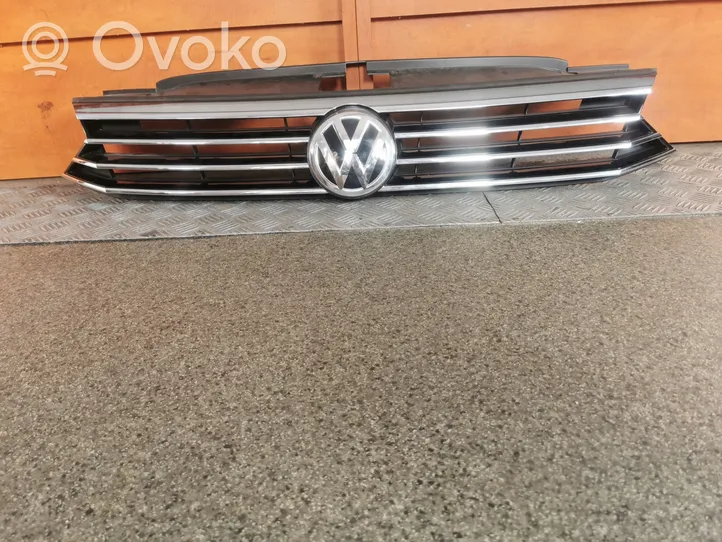 Volkswagen PASSAT B8 Верхняя решётка 3G0853653