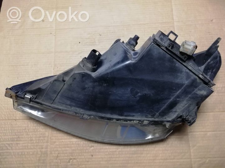 Ford Focus Phare frontale XS4X13005