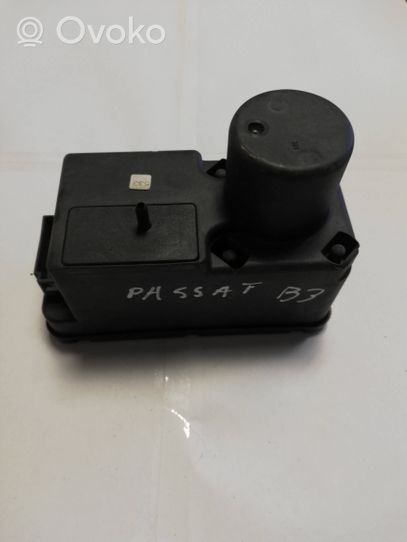 Volkswagen PASSAT B3 Central locking vacuum pump 357962257