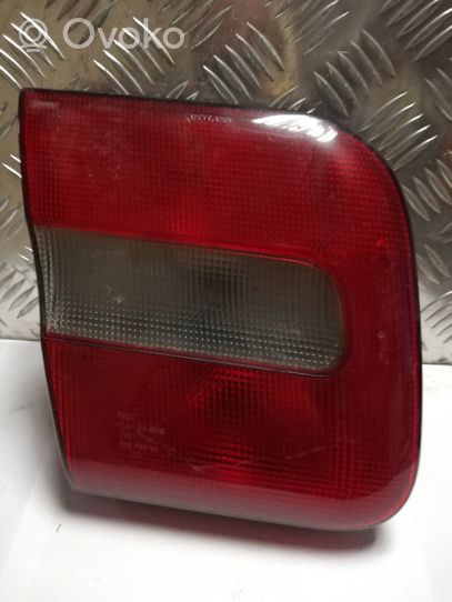 Volvo S70  V70  V70 XC Lampy tylnej klapy bagażnika 9157008