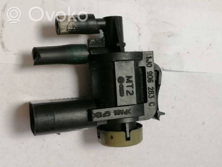 Volkswagen Touareg I Turboahtimen magneettiventtiili 1J0906283C