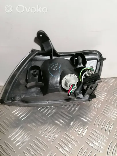 Toyota Corolla E120 E130 Indicatore di direzione anteriore 8161020540