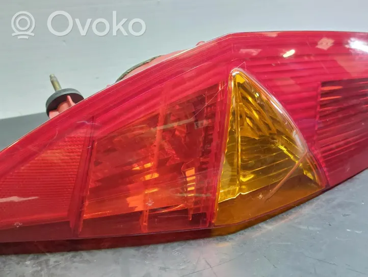 Fiat Punto (188) Lampy tylnej klapy bagażnika 