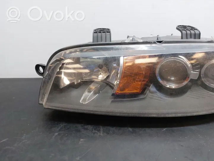 Fiat Punto (188) Lampa przednia 