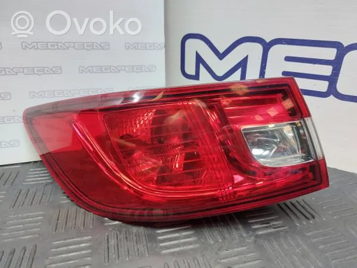 Renault Clio IV Lampy tylnej klapy bagażnika 