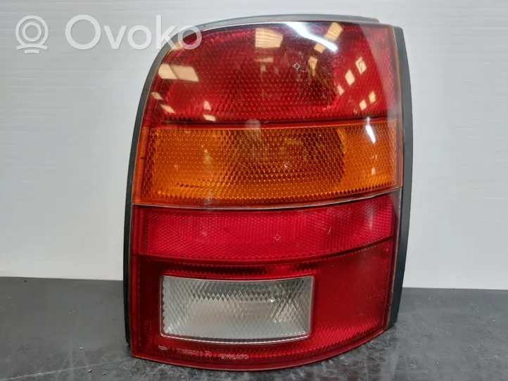 Nissan Micra Lampy tylnej klapy bagażnika 