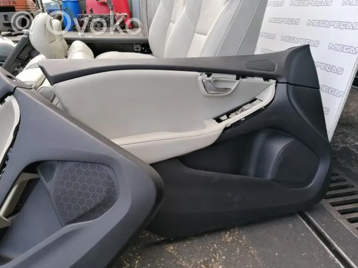 Volvo V40 Cross country Seat and door cards trim set 