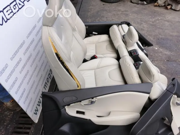 Volvo V40 Cross country Seat and door cards trim set 