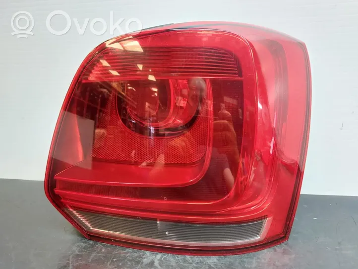 Volkswagen Polo V 6R Lampy tylnej klapy bagażnika 