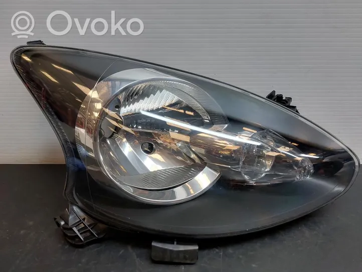 Toyota Aygo AB10 Lampa przednia 