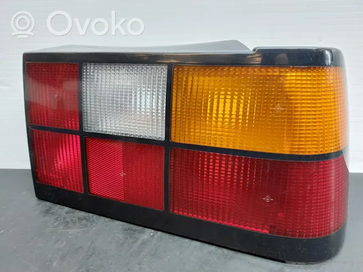 Volvo 440 Lampy tylnej klapy bagażnika 