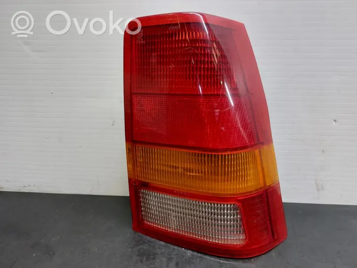 Opel Kadett E Takaluukun takavalot 