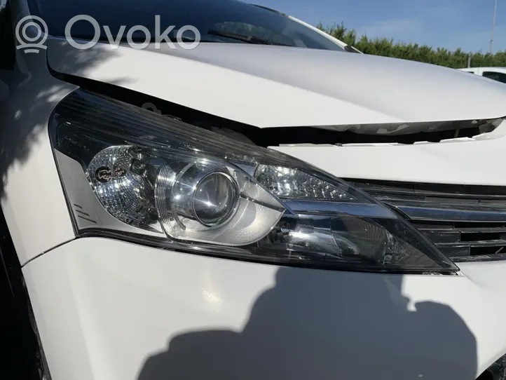 Toyota Verso Phare frontale 