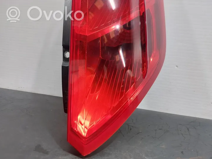 Fiat Punto (199) Lampy tylnej klapy bagażnika 