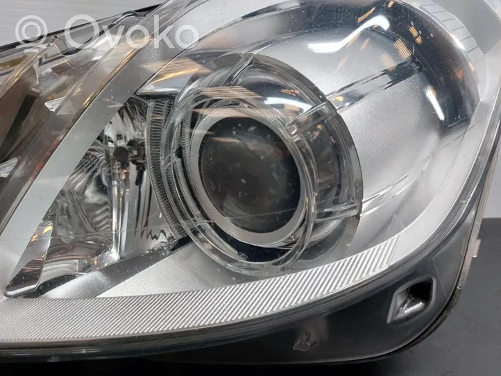 Mercedes-Benz CLK C207 A207 Lampa przednia 