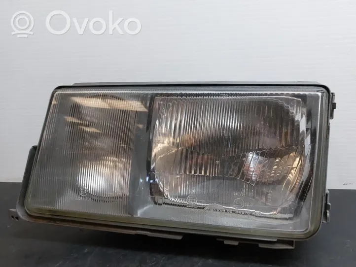 Mercedes-Benz 190 W201 Lampa przednia 