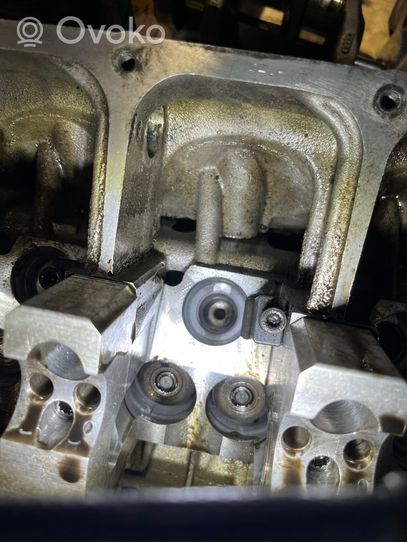 Volkswagen Sharan Culasse moteur 038103373R