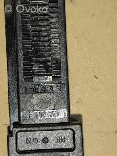 BMW 5 E39 Brake pedal sensor switch 6908787