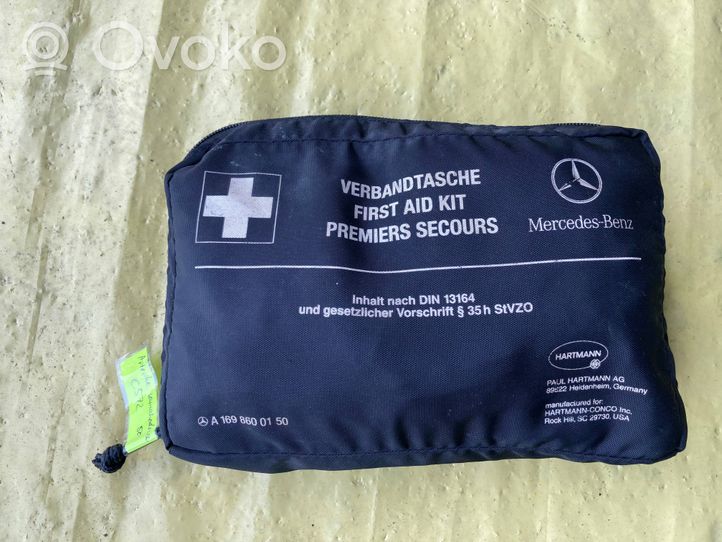 Mercedes-Benz C AMG W204 Kit di pronto soccorso A1698600150