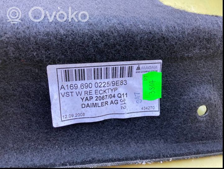 Mercedes-Benz A W169 Takaluukun/tavaratilan sivuverhoilu A1696900225