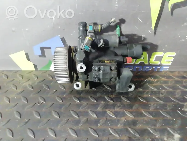 Dacia Duster Fuel injection high pressure pump 8200704210