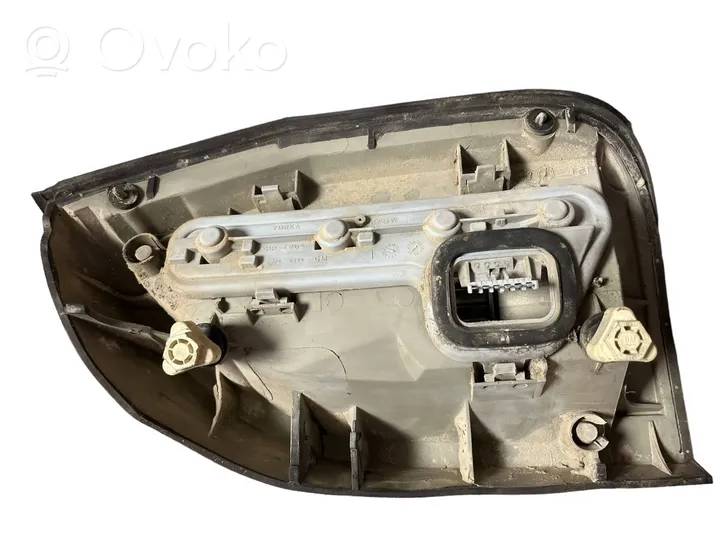 Opel Zafira A Lampa tylna 62280