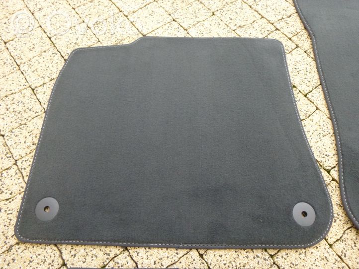 Volkswagen Touareg III Car floor mat set 761863011D