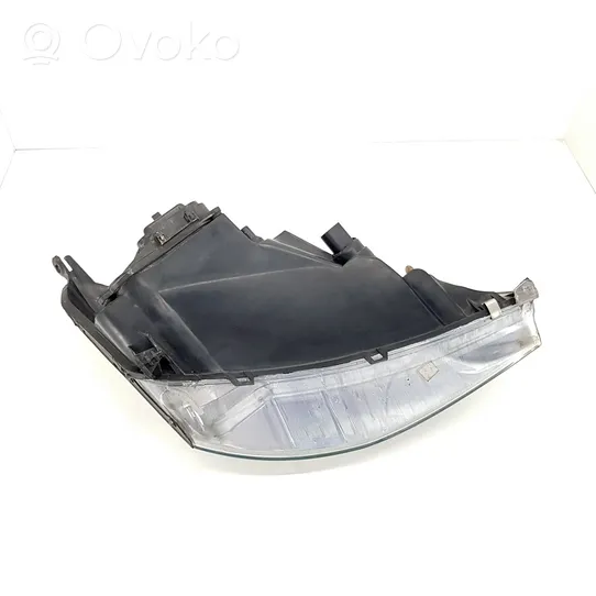 Ford Focus Lampa przednia 0374D