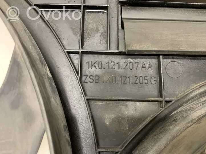 Volkswagen Golf V Jäähdyttimen jäähdytinpuhaltimen suojus 1K0121207