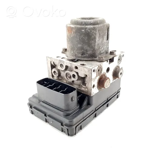 Toyota Avensis Verso ABS-pumppu 4451044050