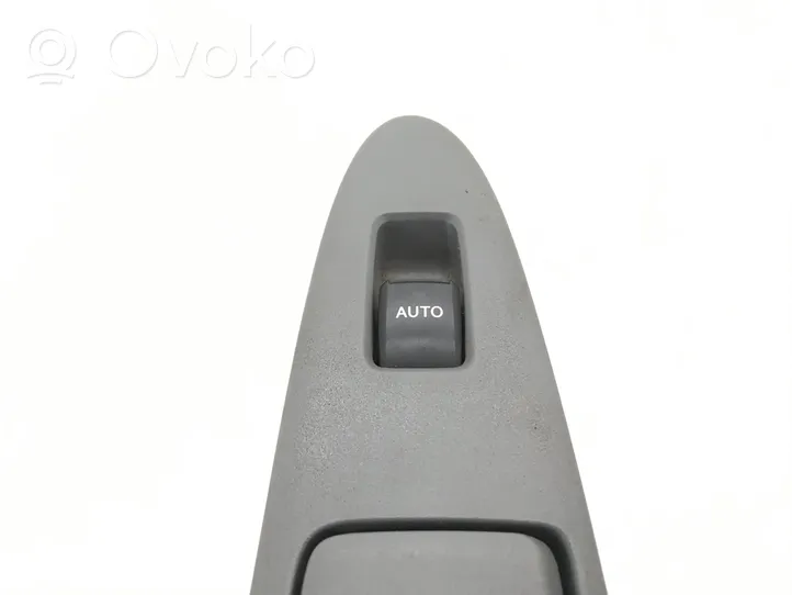 Toyota Avensis Verso Interruttore di controllo dell’alzacristalli elettrico 8403044020