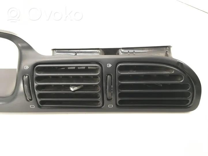 Peugeot 406 Kojelaudan hansikaslokeron lista 9616431577