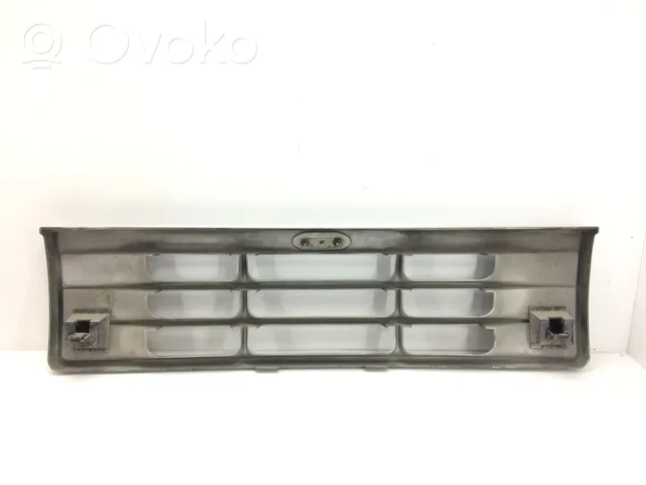 Ford Explorer Front bumper upper radiator grill F17B8200