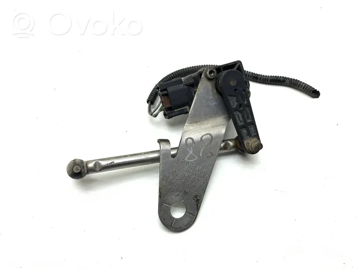 BMW 5 E60 E61 Palanca del sensor de altura delantero 676082402