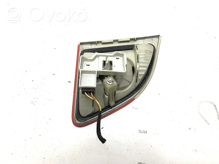 BMW 5 E60 E61 Lampy tylnej klapy bagażnika 7165830