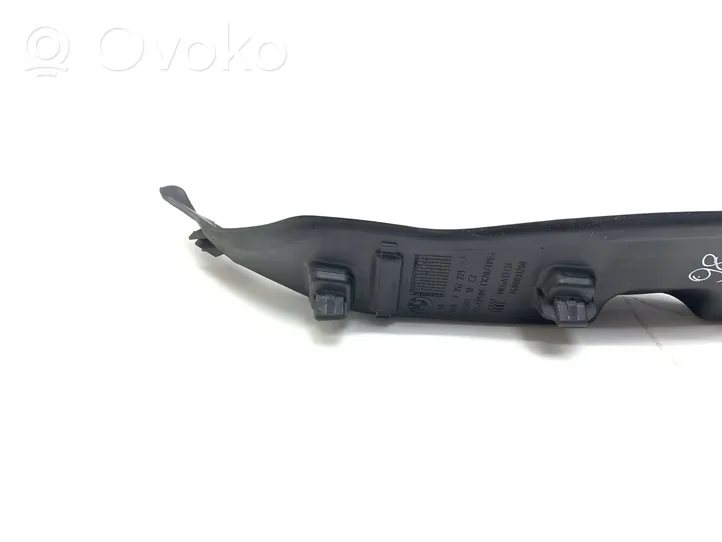 BMW 5 G30 G31 Rivestimento dell’estremità del parafango 7352221