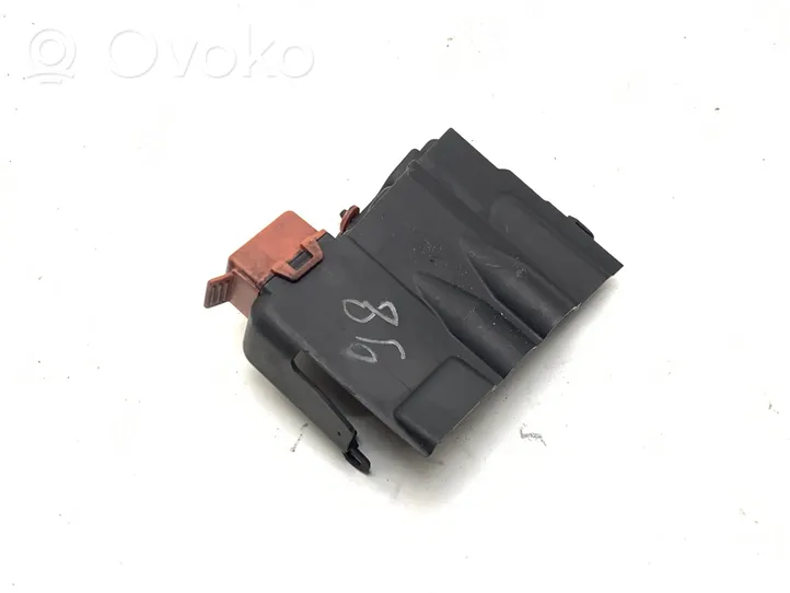 BMW 5 G30 G31 Fuse box cover 9340277