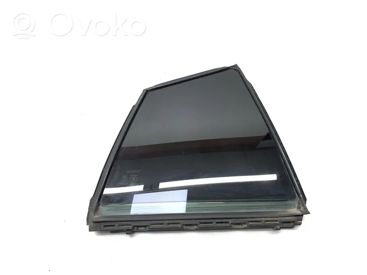 Toyota Prius (XW50) Rear door window glass 6818847030