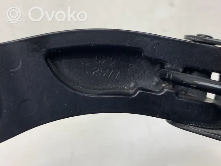 Toyota Prius (XW50) Front wiper blade arm 6292577