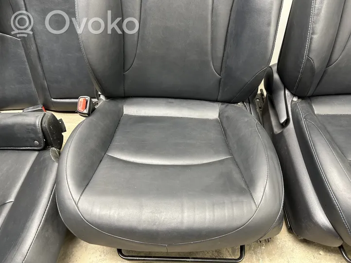 Toyota Prius (XW50) Kit intérieur 8219147160