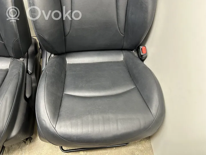 Toyota Prius (XW50) Kit intérieur 8219147160