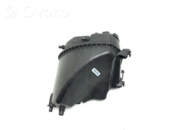 BMW 5 G30 G31 Serbatoio di compensazione del liquido refrigerante/vaschetta 8689765