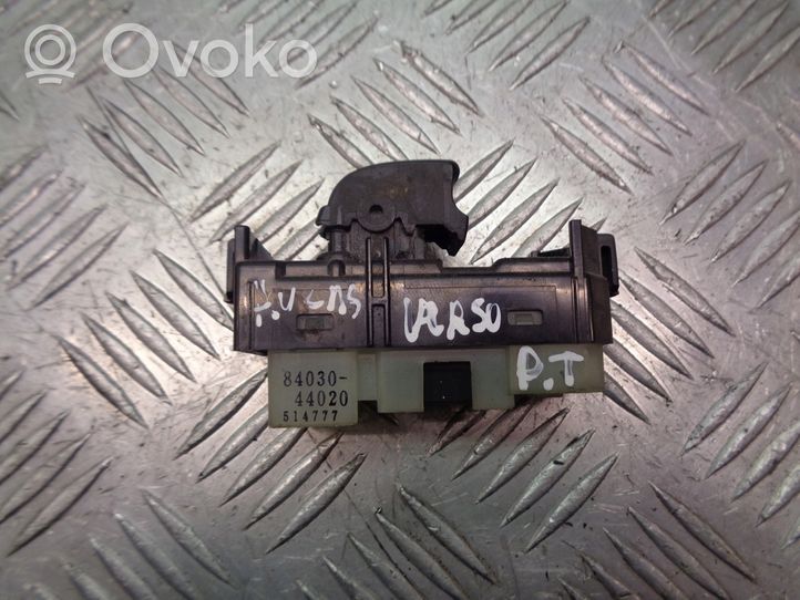 Toyota Avensis Verso Kulmaikkunan ikkunan kytkin 84030-44020