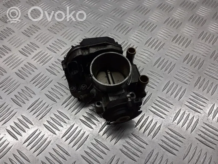 Audi A4 S4 B5 8D Sensore di posizione della valvola a farfalla 058133063H