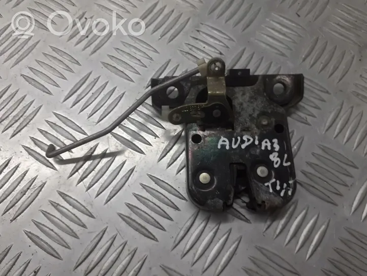 Audi A3 S3 8P Takaluukun ulkopuolinen lukko 