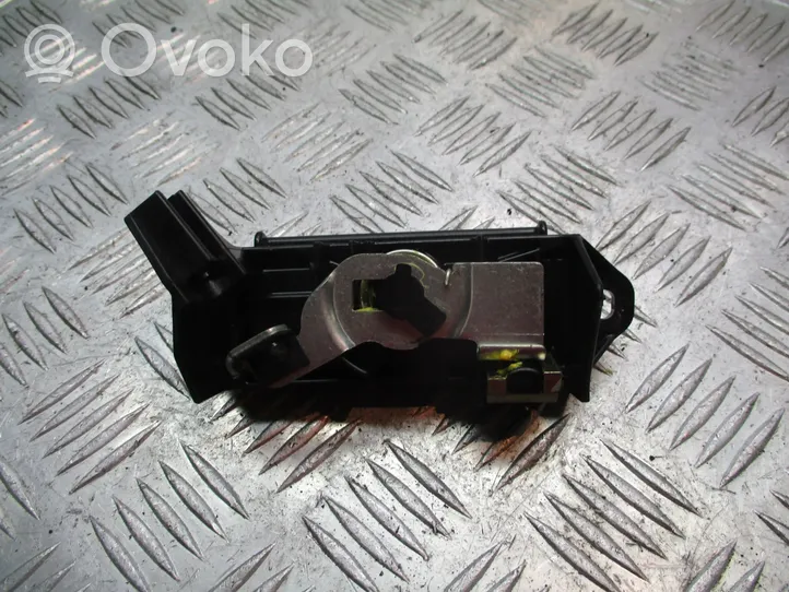 Toyota Corolla E120 E130 Przełącznik / Przycisk otwierania klapy bagażnika 