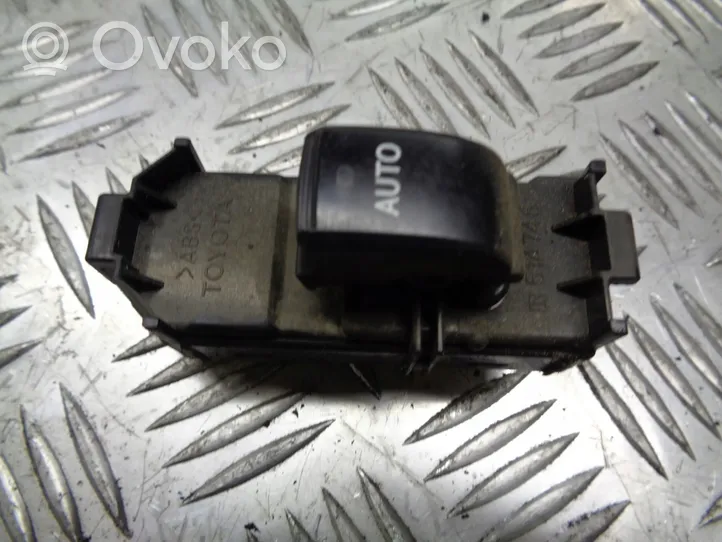 Toyota Corolla Verso E121 Przełącznik / Przycisk otwierania szyb 84030-13031